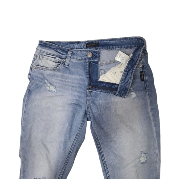 Silver Avery Straight High Rise Crop Distressed Light Wash Jean Size 30 - Picture 13 of 16